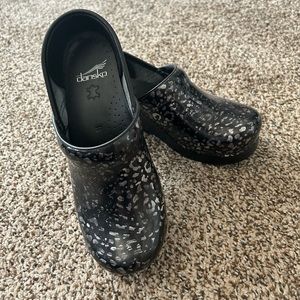 Dansko clogs size 37